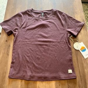NWT Vuori Mudra Fitted Tee Medium